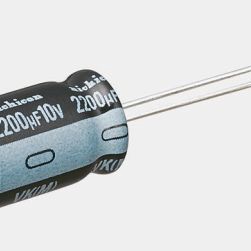 NICHICON 铝电解电容 UVK1E472MHD